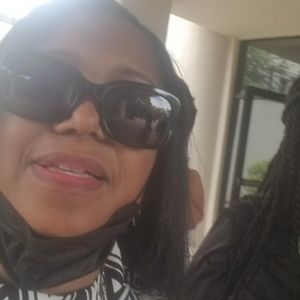 Meet your Posher, Brenda